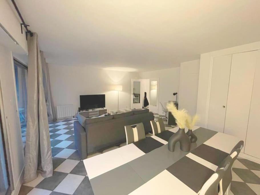 9 Min From Chateau De Vincennes - Paris & Disney Apartment Сен-Морис Екстериор снимка